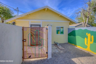 2 Unit A Exterior photo b
