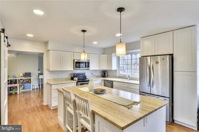 15920 Fairway Dr, Dumfries, VA 22025 - photo 5