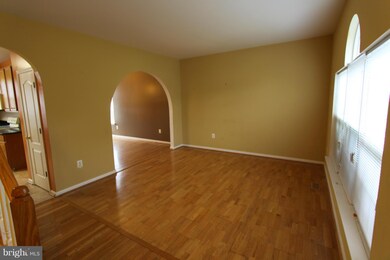 10463 Markby Ct, White Plains, MD 20695 - photo 7