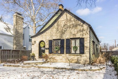 2406 Havenwood Dr N, Columbus, OH 43209 - photo 5