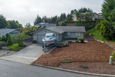 715 NE Jeffries Pl, Newport