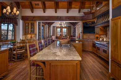2916Daybreak_Kitchen2