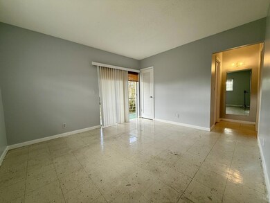 165 Waltham G, West Palm Beach, FL 33417 - photo 4