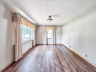 819 S 4th Ave, Albert Lea, MN 56007 - photo 5