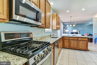 11603 Scarlet Leaf Cir, Germantown, MD 20876 - photo 6