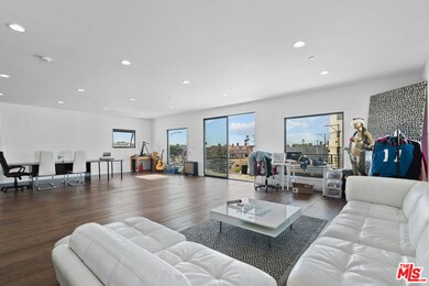 1906 S Palm Grove Ave, Los Angeles, CA 90016 - photo 2