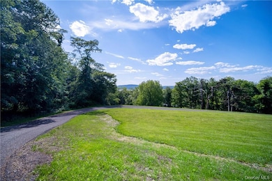 22 Lapis Dr unit B, Beacon, NY 12508 - photo 4
