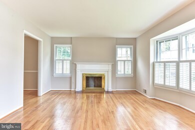 825 Elaine Ct, Alexandria, VA 22308 - photo 5