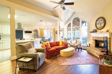 913 Providence St, Denton, TX 76205 - photo 5