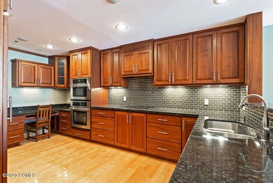 48 w Broadway Unit 907 Salt-small-012-01