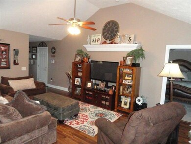 202 Jordan Ave, Shelbyville, TN 37160 - photo 6