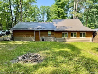 111 Petoskey Dr, Roscommon, MI 48653 - photo 4