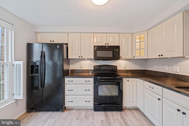 15097 Mill Spring Dr, Dumfries, VA 22025 - photo 6