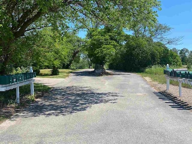 beautiful entrance to Forest Cove!
