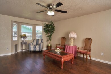 10 N Deanjou Ave, Eagle Point, OR 97524 - photo 5