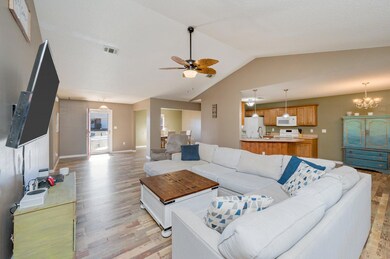 8-web-or-mls-3309 Skywagon Dr-05