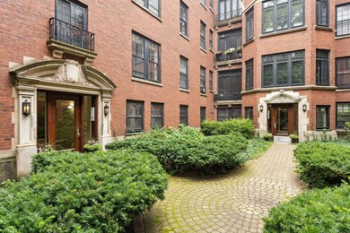 2910 N Pine Grove Ave unit 1, Chicago, IL 60657 - photo 2