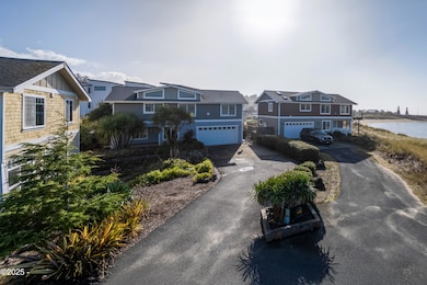 255 NW Fayette St, Waldport, OR 97394 - photo 5