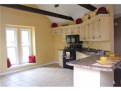 Bright open Kitchen with lot's of natural sunlight