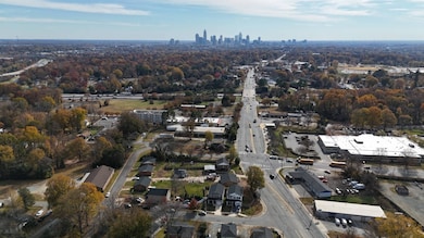 2147 Wilson Heights Ave, Charlotte, NC 28216 - photo 7