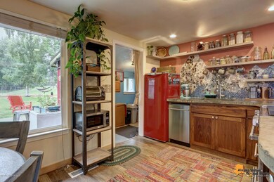 All appliances stay!