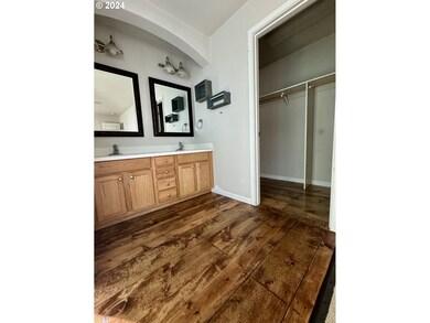 Bathroom, Attached