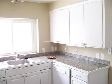 149 S Algonquin Ave, Columbus, OH 43204 - photo 6