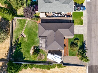 1833 Canyon Ave, Medford, OR 97504 - photo 3