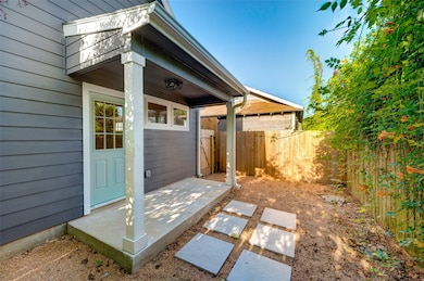 1213 Armstead St unit A, Houston, TX 77009 - photo 2