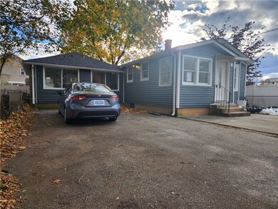 39 Chaplin St, Pawtucket, RI 02861 - photo 4