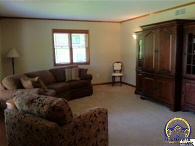 7508 SW 33rd St, Topeka, KS 66614 - photo 2