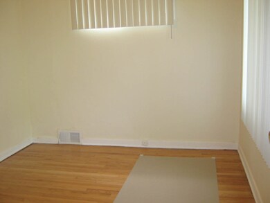 2923 W Rosemont Ave unit 1W, Chicago, IL 60659 - photo 5