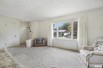 2 Columbia Ct NW, Davenport, IA 52804 - photo 3