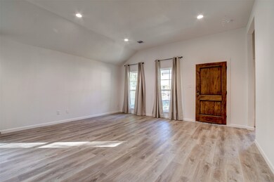 7514 Glass St, Houston, TX 77016 - photo 6