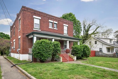 900 W State St-108