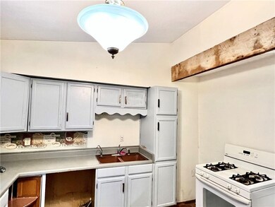 2528 SE 5th St, Des Moines, IA 50315 - photo 5