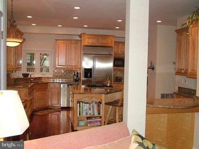 8949 Cross Chase Cir, Lorton, VA 22079 - photo 7