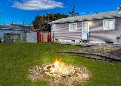 7 Center St, South Dartmouth, MA 02748 - photo 2