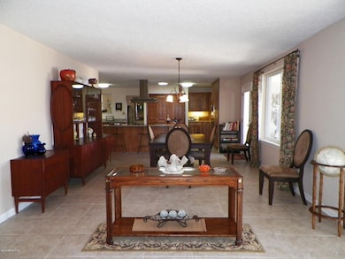 2405 Ormsby Cir W, Jacksonville, FL 32210 - photo 3