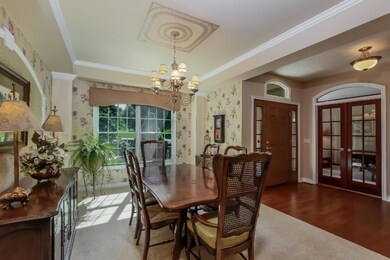 007-Dining_Room-1936988-medium