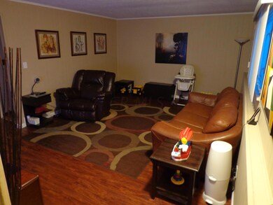 Family Room2.JPG
