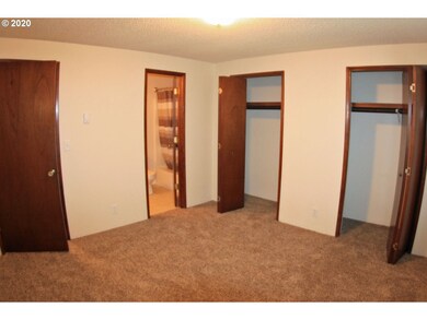 Bedroom, Primary