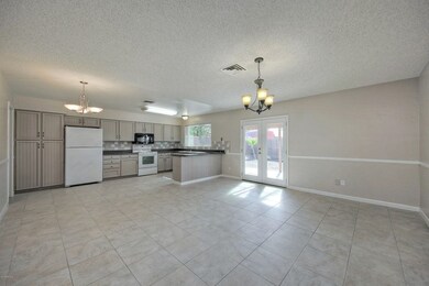 Kitchen/Eating Area