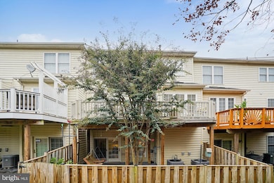 25857 Kirkwood Square, Chantilly, VA 20152 - photo 5