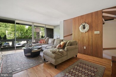 11597 Maple Ridge Rd, Reston, VA 20190 - photo 4