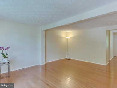 2022 Brooks Square Place, Falls Church, VA 22043 - photo 2