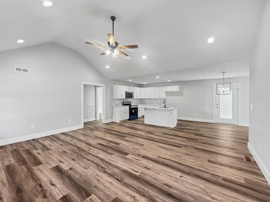 259 Peterson Ave, Auburn, KY 42206 - photo 2