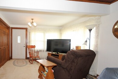 2059 Caine Rd, Fitchburg, WI 53575 - photo 3