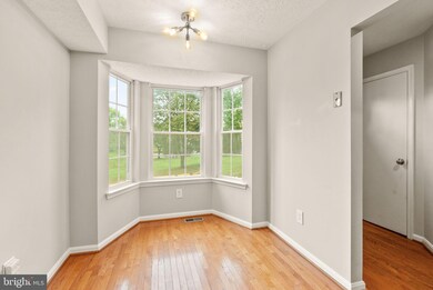 13945 Big Yankee Ln, Centreville, VA 20121 - photo 4