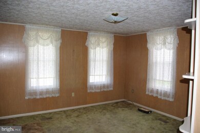 546 S Queen St, Littlestown, PA 17340 - photo 6